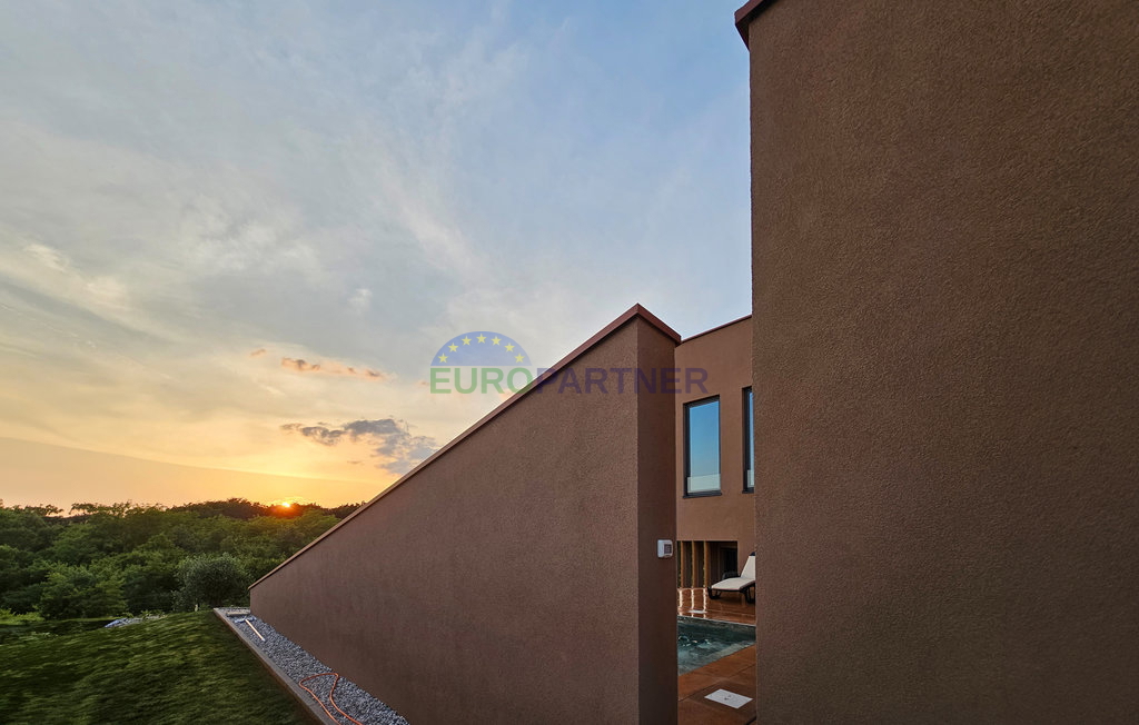 Istra, Novigrad, villa moderna con piscina