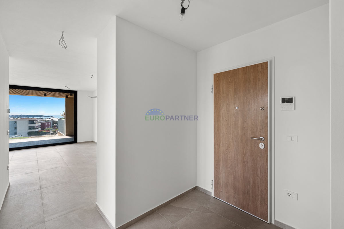 Istria, Novigrad, appartamento moderno al primo piano di un edificio di lusso