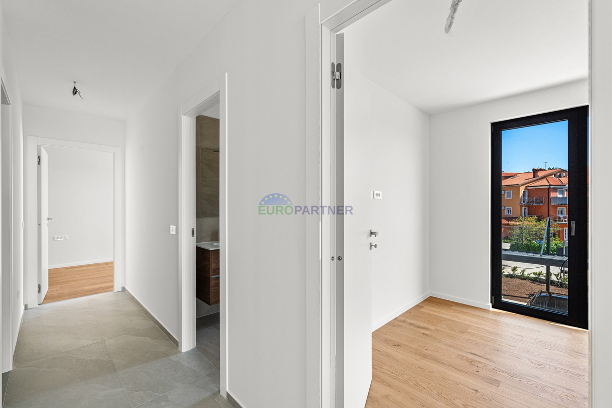 Istria, Novigrad, appartamento moderno al primo piano di un edificio di lusso