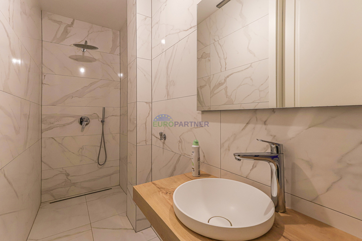 Appartamento di lusso a 500 m dal mare! Poreč