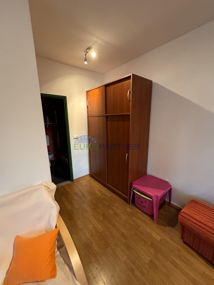 Istria, Novigrad, appartamento con giardino vicino al mare