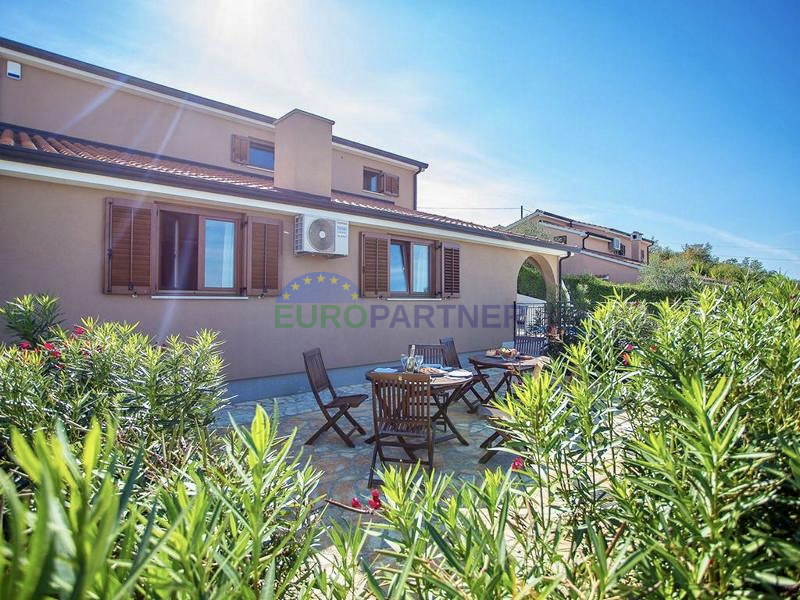 Casa con vista aperta sulla natura, Parenzo, a 7 km dal mare