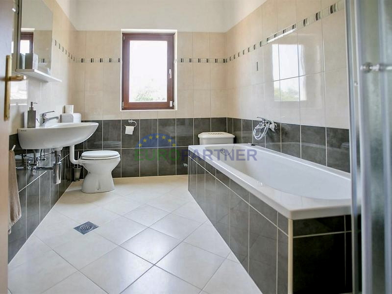 Casa con vista aperta sulla natura, Parenzo, a 7 km dal mare