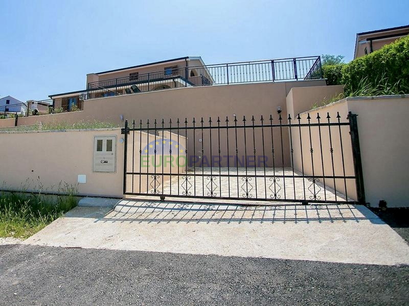 Casa con vista aperta sulla natura, Parenzo, a 7 km dal mare
