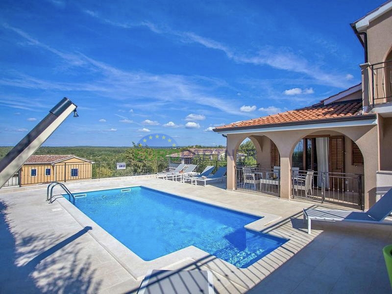 Casa con vista aperta sulla natura, Parenzo, a 7 km dal mare