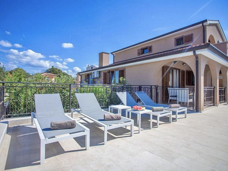 Casa con vista aperta sulla natura, Parenzo, a 7 km dal mare