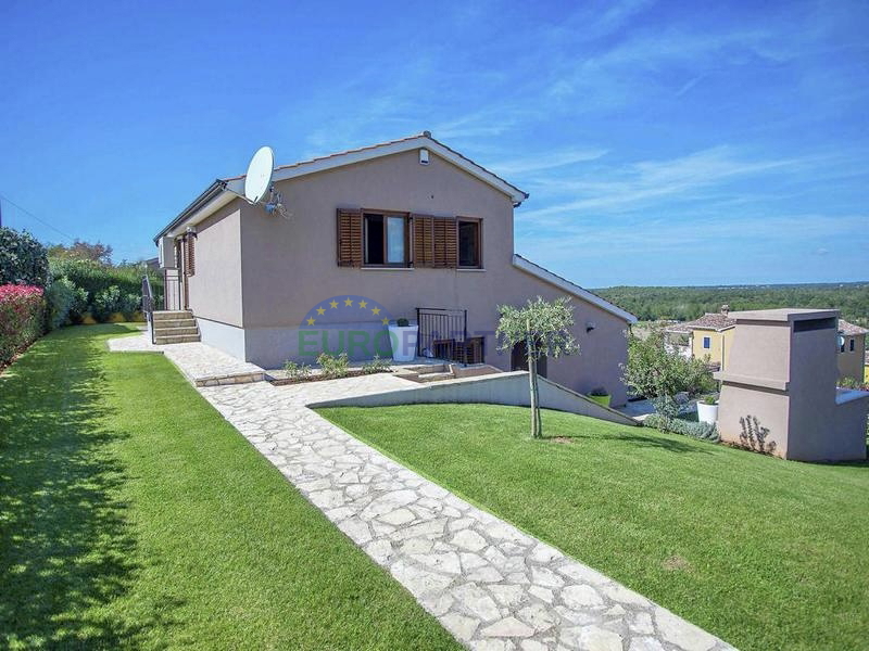 Casa con vista aperta sulla natura, Parenzo, a 7 km dal mare