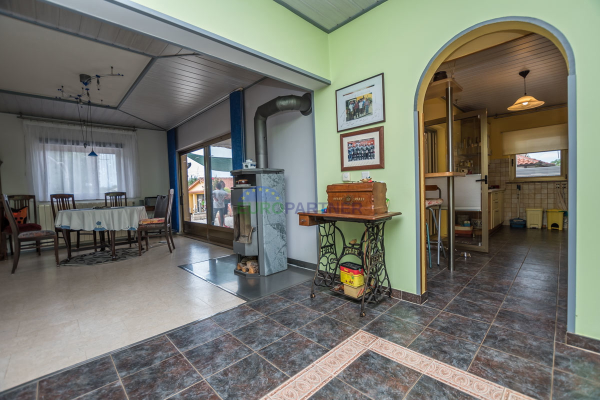 Casa indipendente con giardino di 6600 m2, Sveti Lovreč, Istria