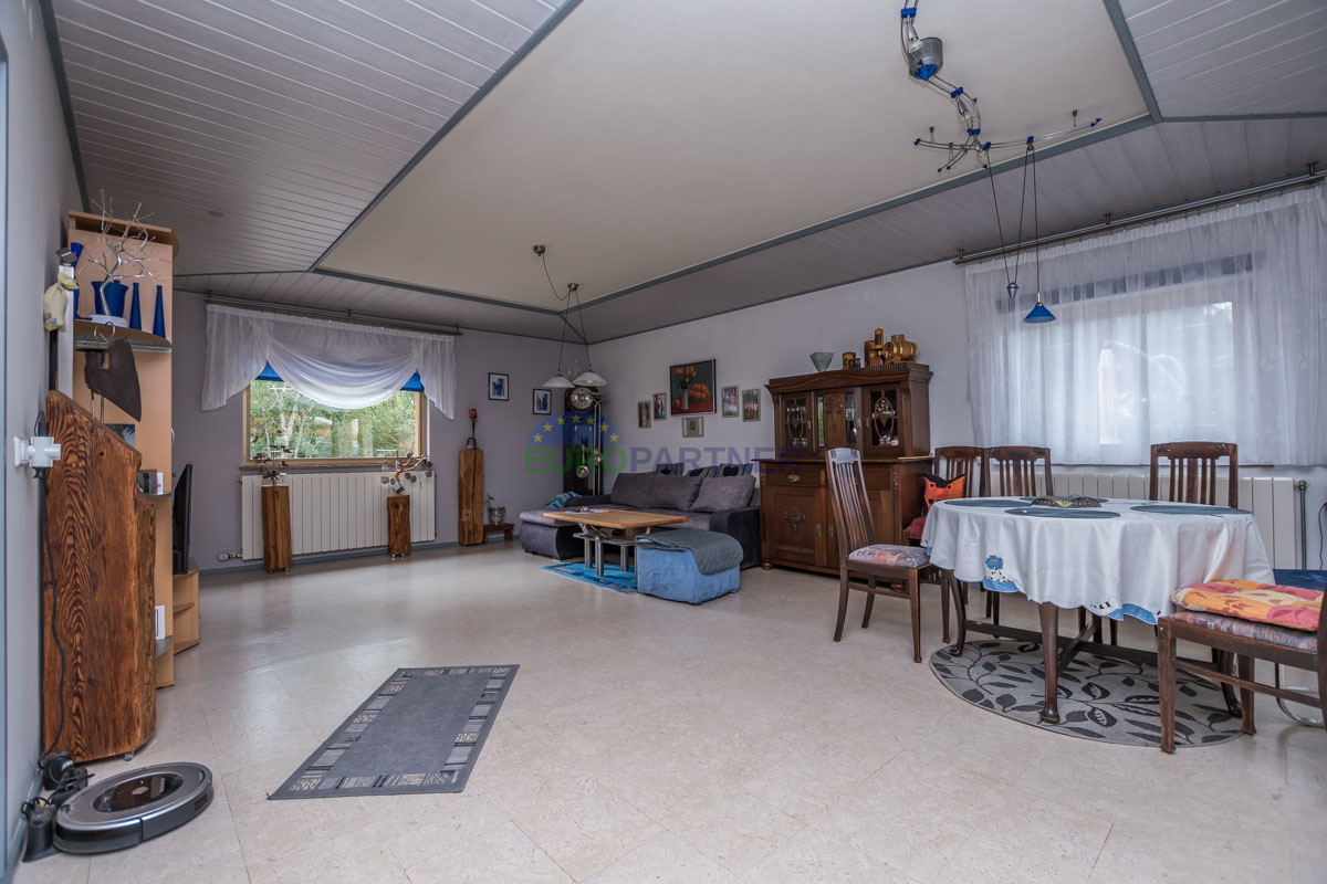 Casa indipendente con giardino di 6600 m2, Sveti Lovreč, Istria