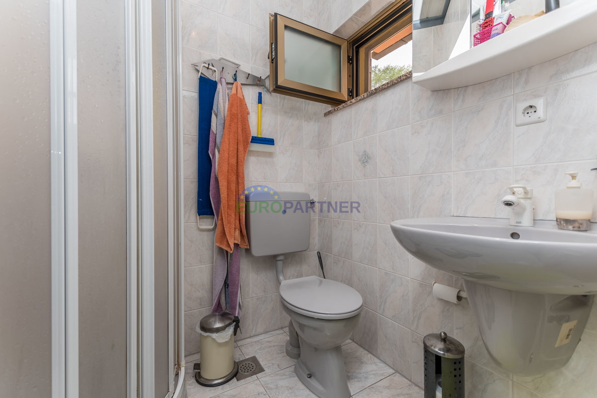 Casa indipendente con giardino di 6600 m2, Sveti Lovreč, Istria