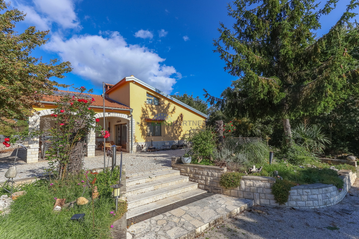 Casa indipendente con giardino di 6600 m2, Sveti Lovreč, Istria