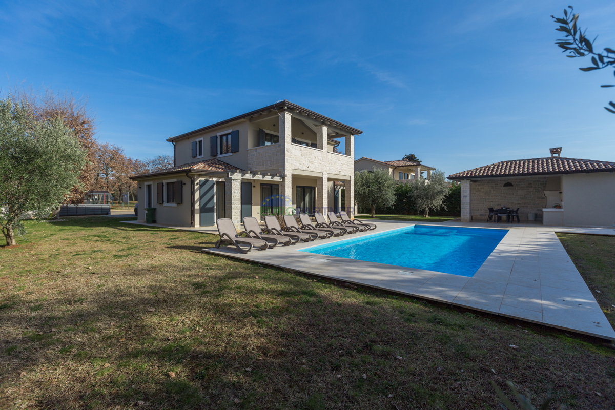 Bellissima villa mediterranea a 3 km dal mare, Parenzo, Istria