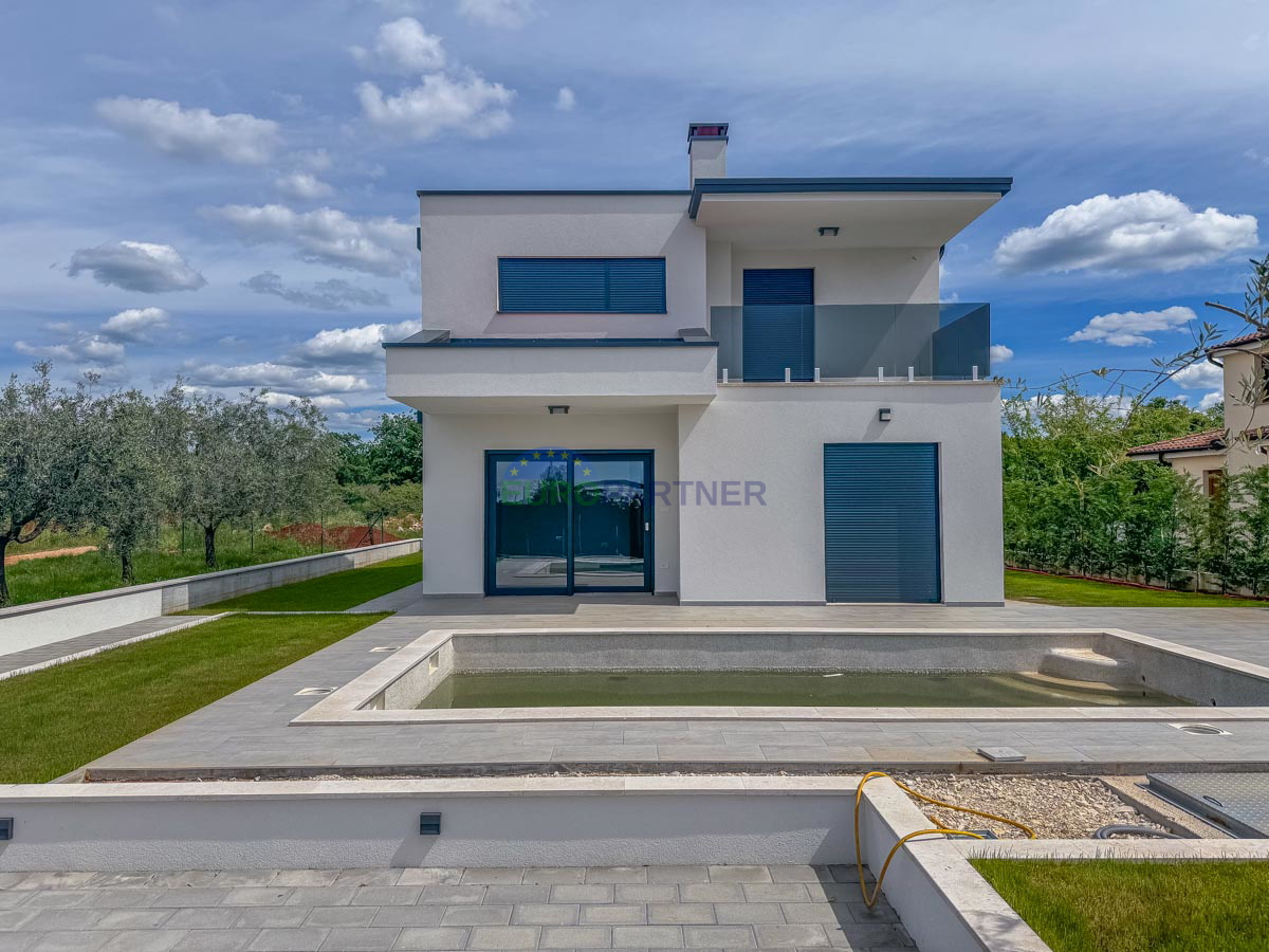 Parenzo 5 km, nuova villa con piscina, design moderno