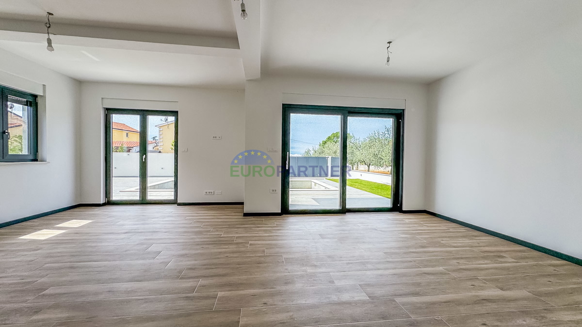 Parenzo 5 km, nuova villa con piscina, design moderno