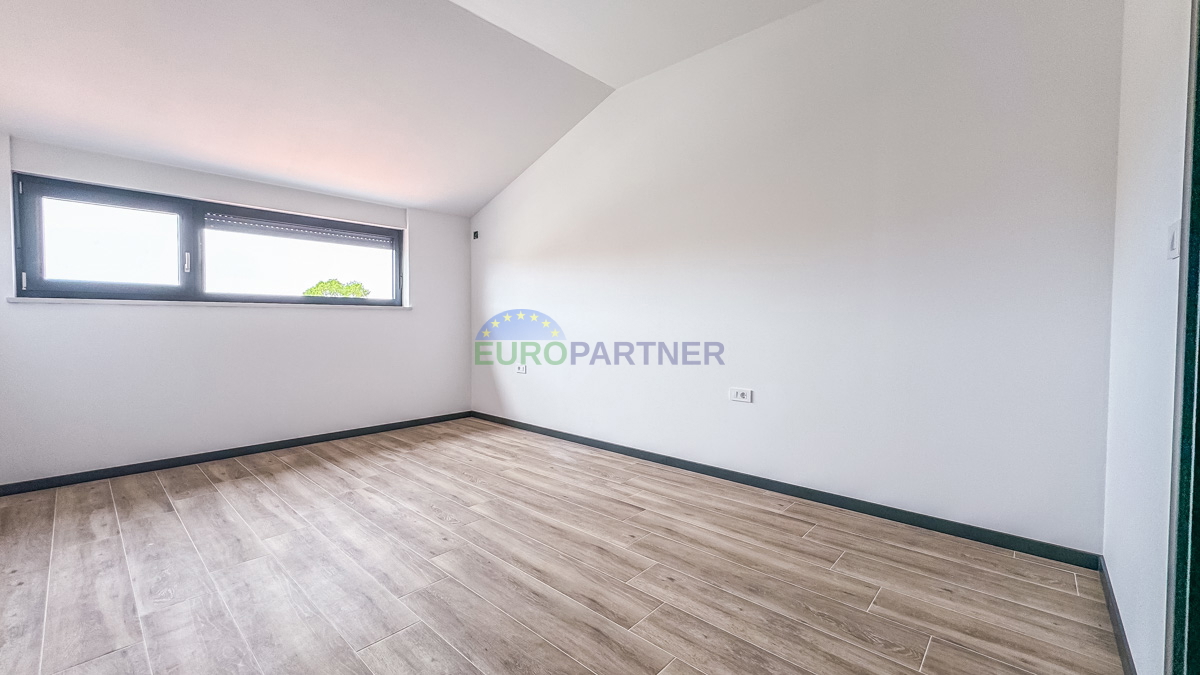 Parenzo 5 km, nuova villa con piscina, design moderno