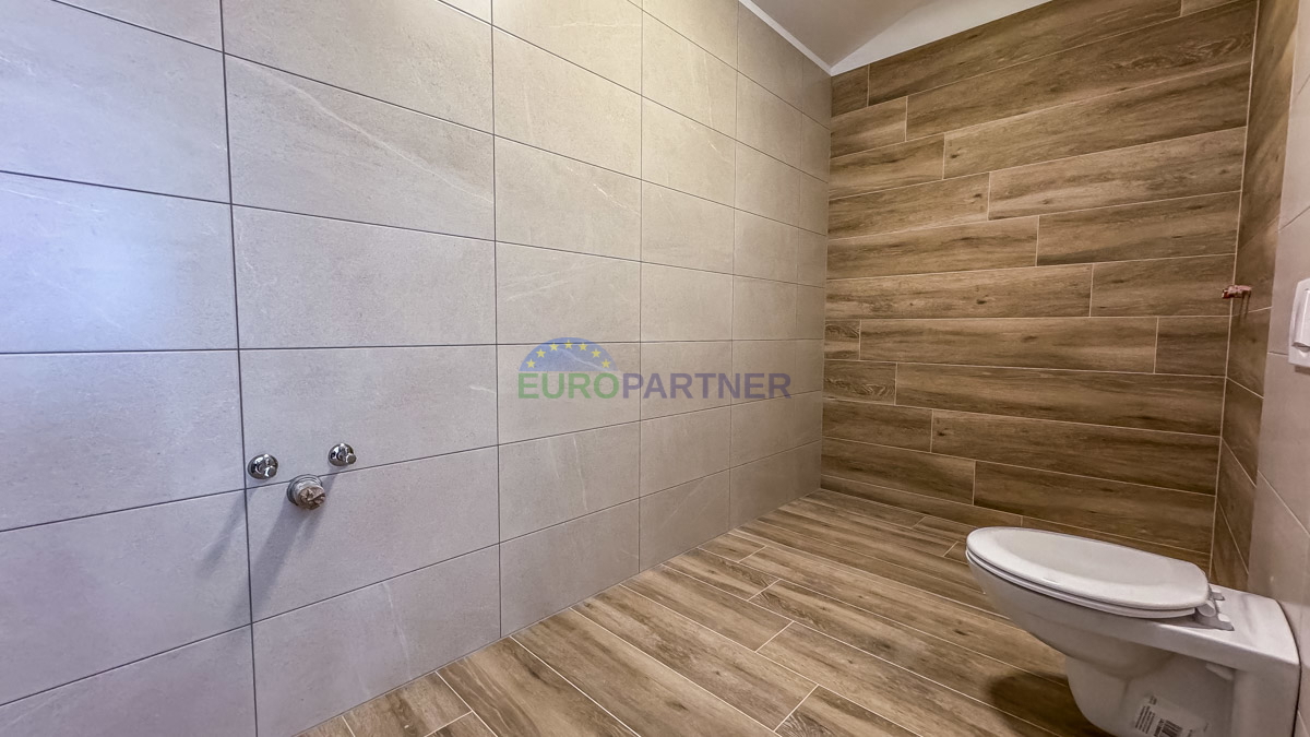 Parenzo 5 km, nuova villa con piscina, design moderno