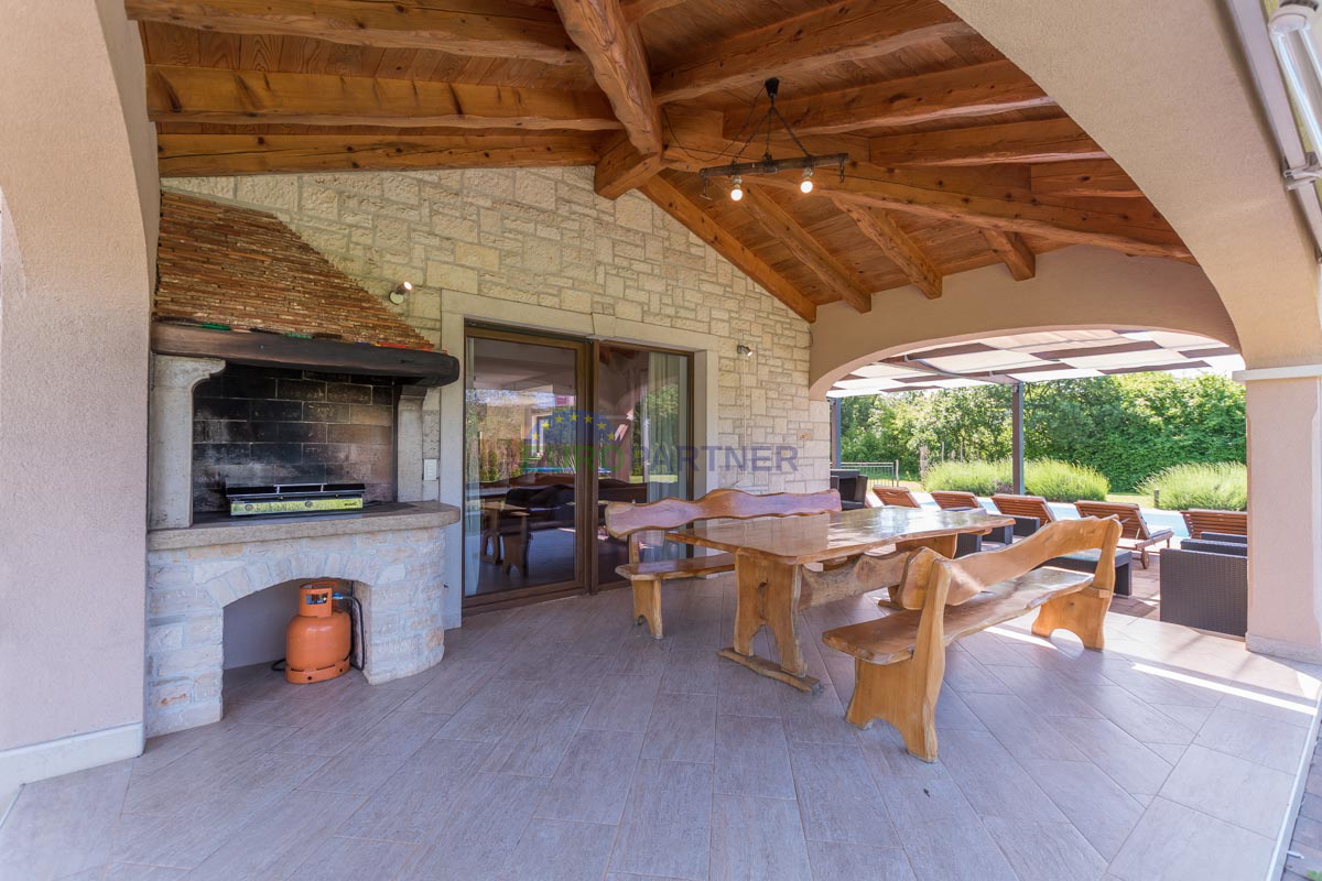 Istria, Rovigno, bella casa con piscina e ampio giardino