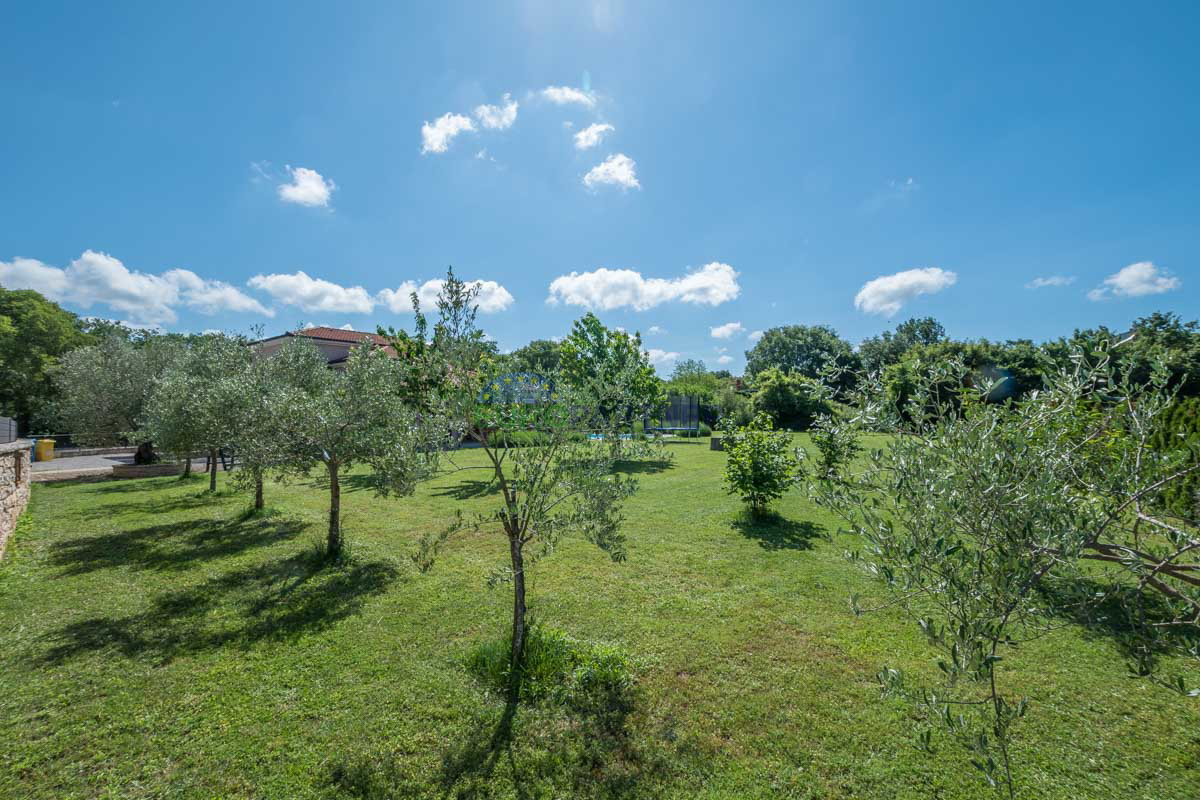 Istria, Rovigno, bella casa con piscina e ampio giardino