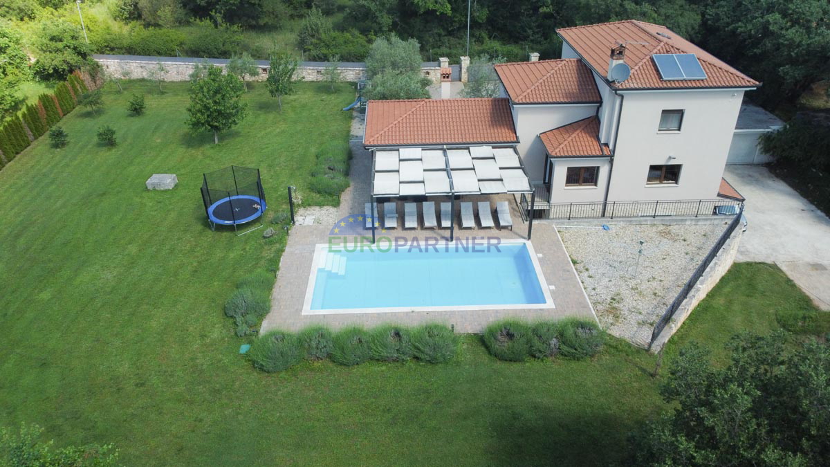 Istria, Rovigno, bella casa con piscina e ampio giardino