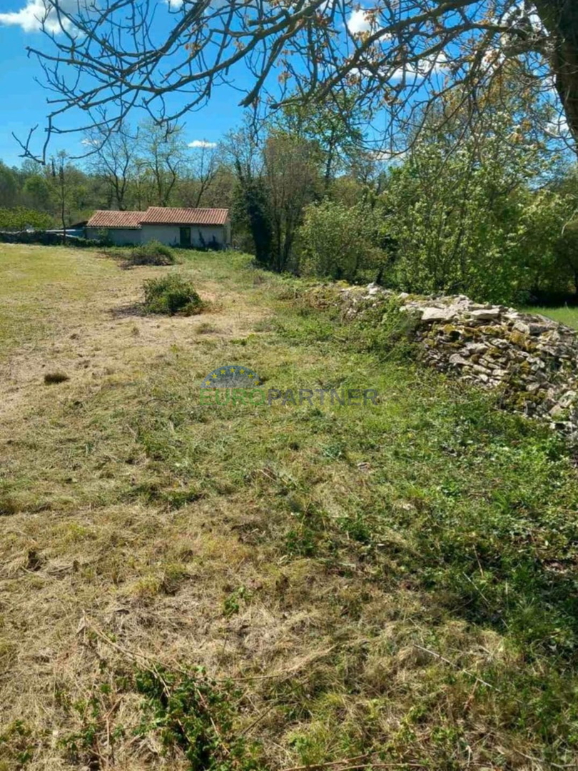 Opportunità! Istria, vicino a Canfanaro, terreno edificabile 1754 m2