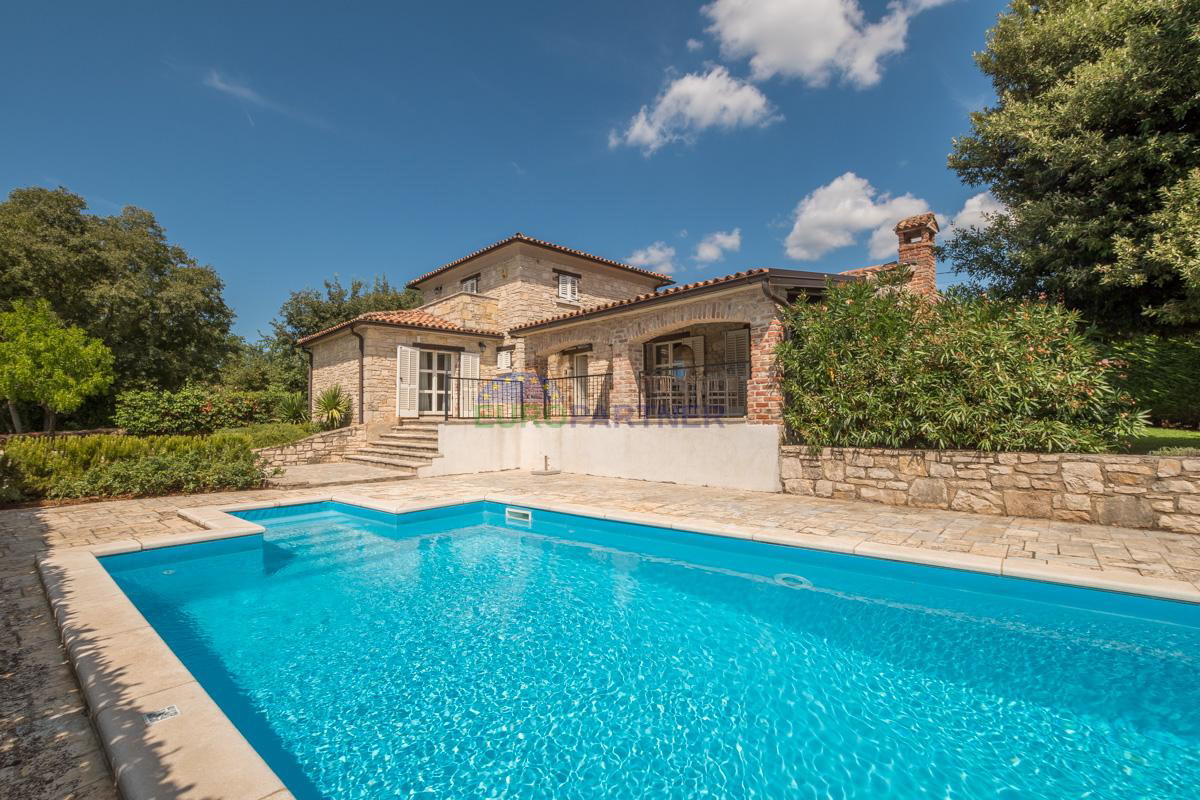 Villa in pietra con piscina riscaldata, Parenzo, dintorni