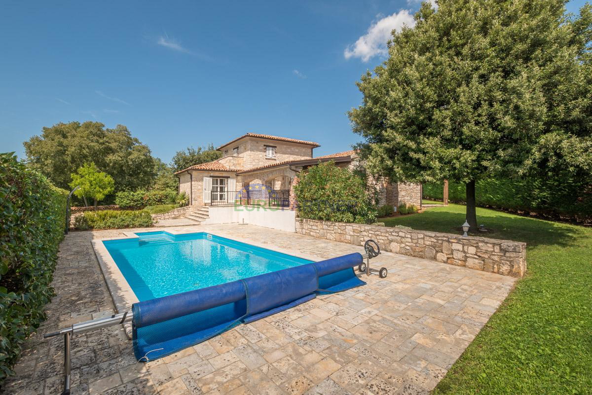 Villa in pietra con piscina riscaldata, Parenzo, dintorni