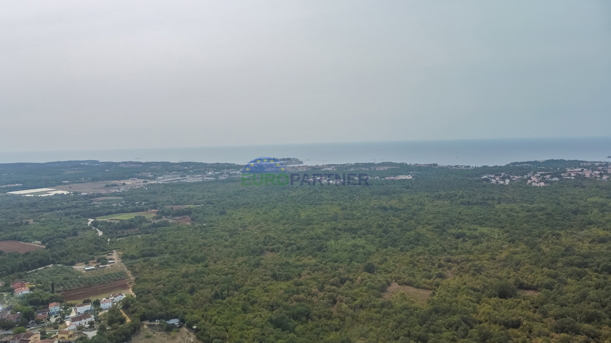 Parenzo, terreno a 4 km dal mare