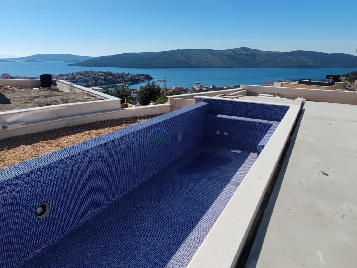 Nuova villa moderna con splendida vista mare