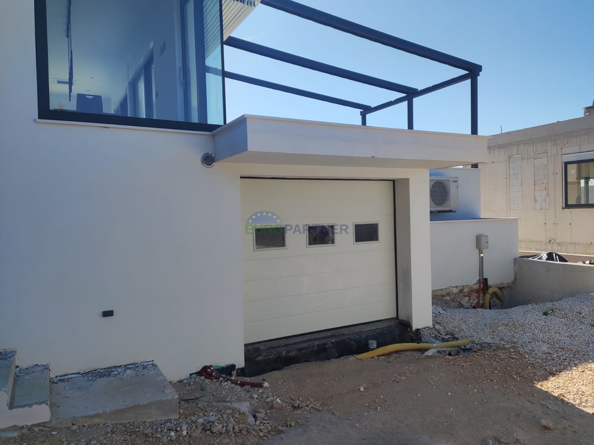 Nuova villa moderna con splendida vista mare