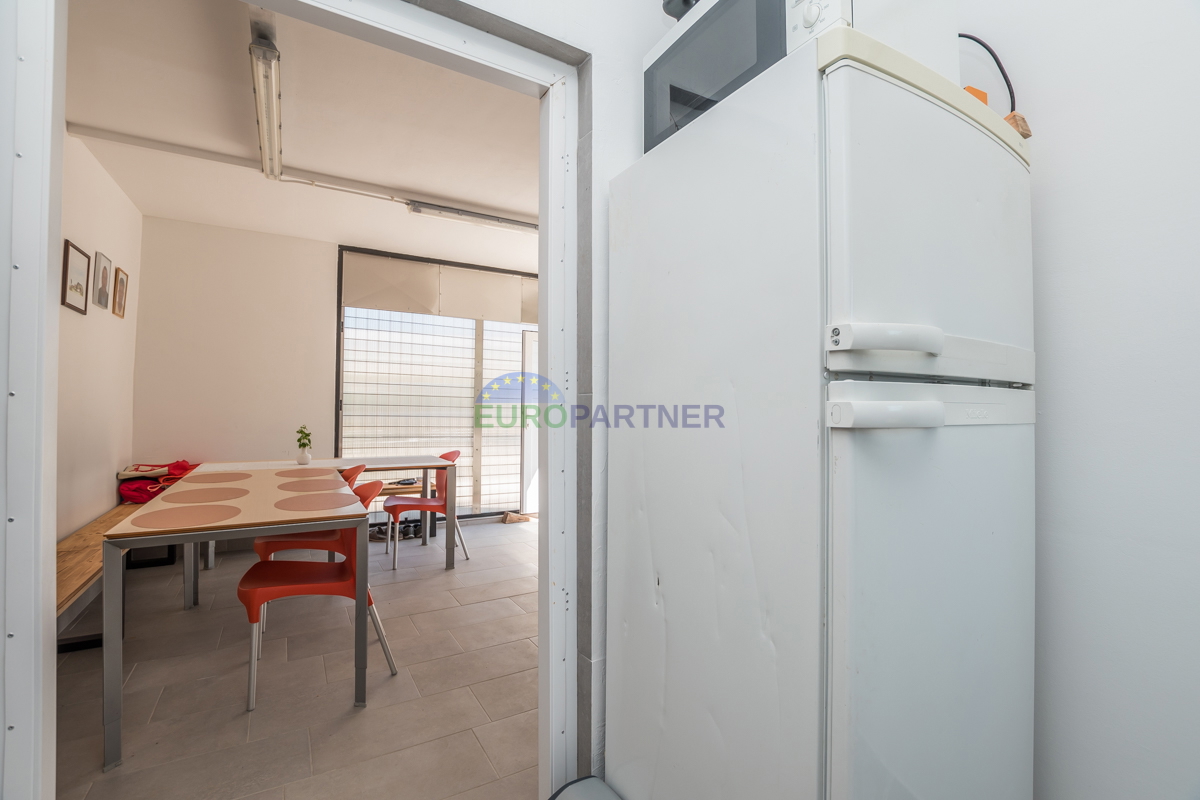 Novigrad, Casa indipendente con tre appartamenti