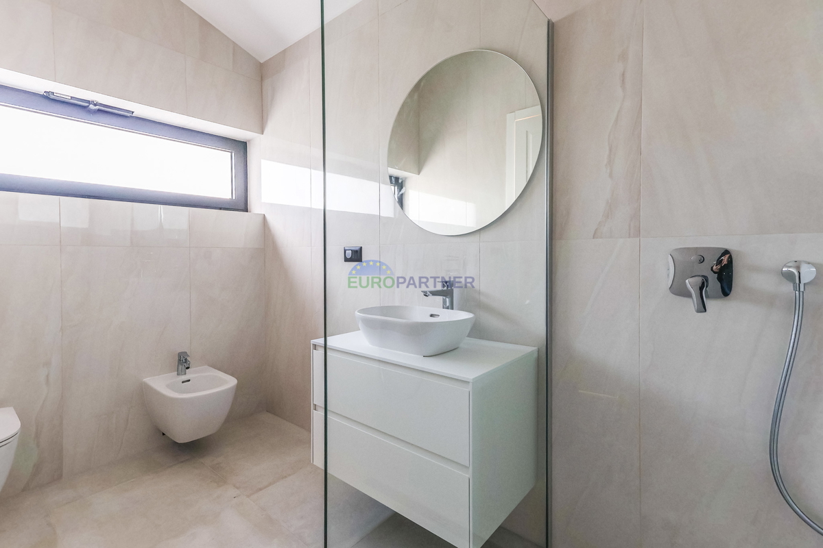 Bella villa moderna a 5 km da Parenzo