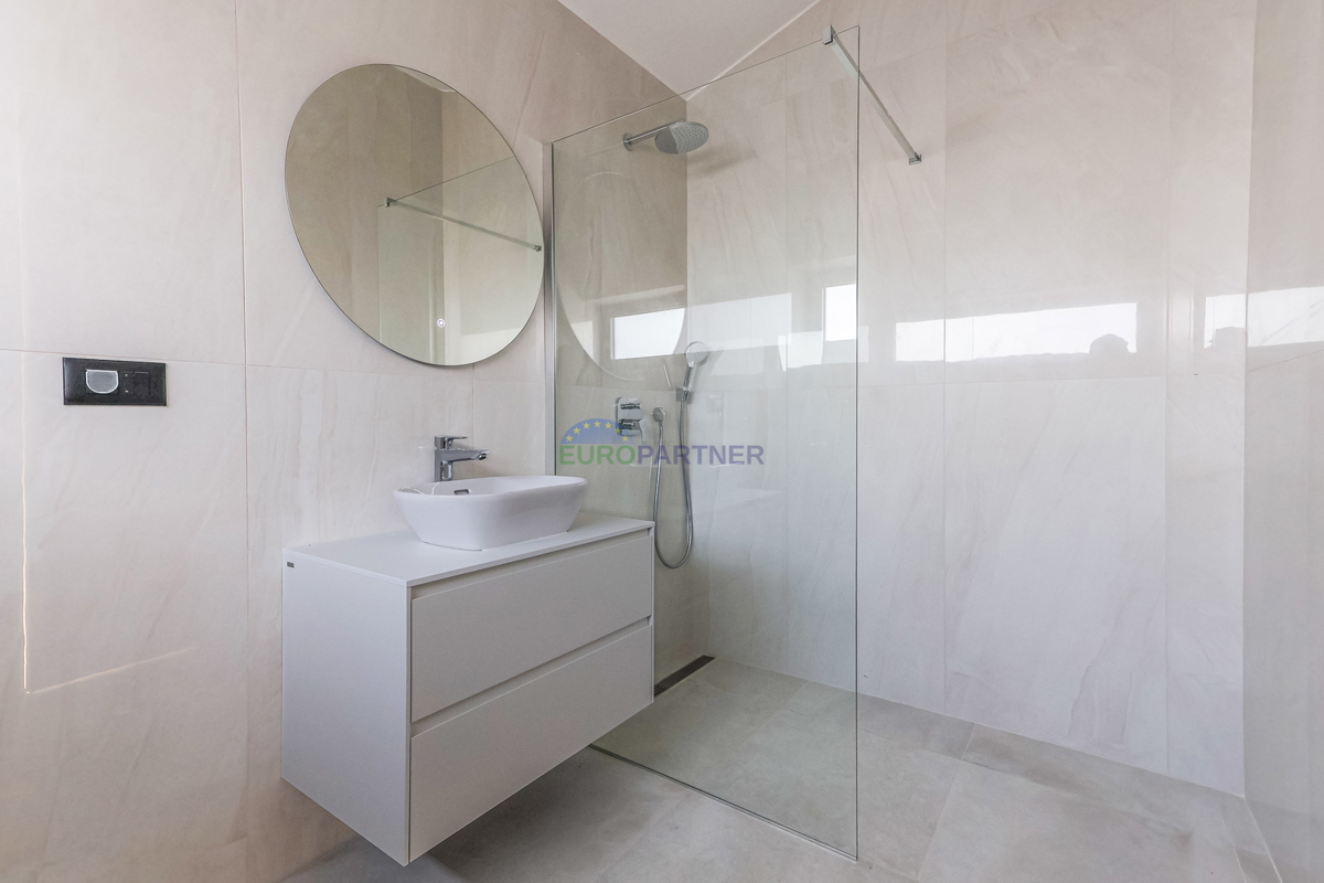 Bella villa moderna a 5 km da Parenzo