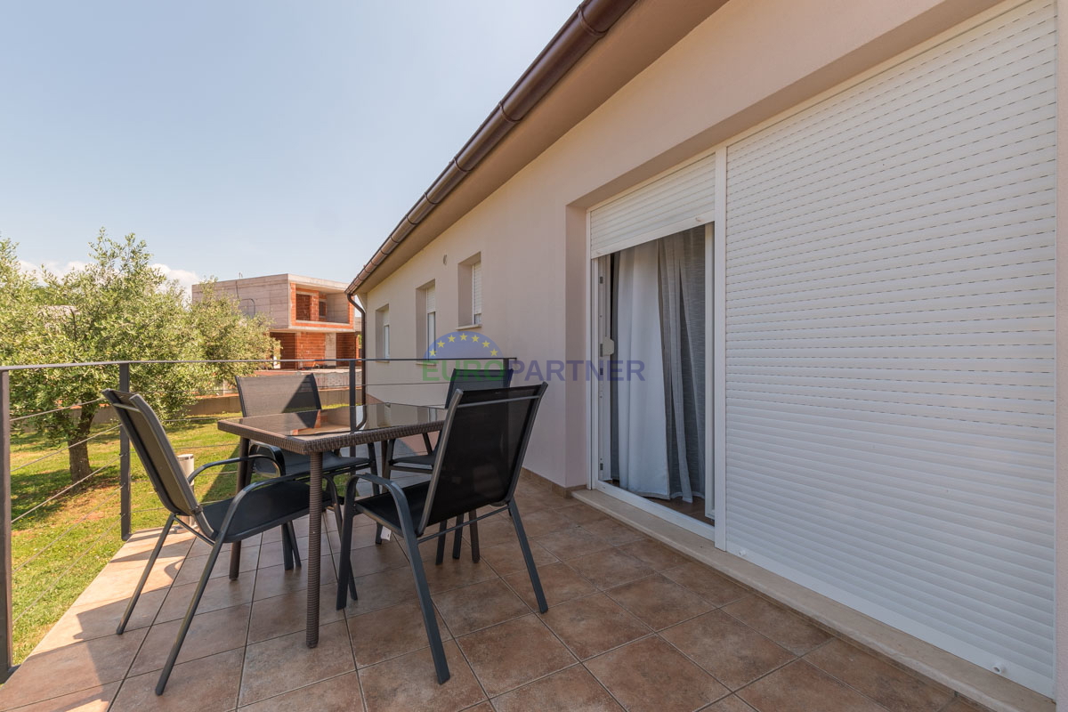Casa familiare con piscina e ampio giardino, vicino a Poreč.