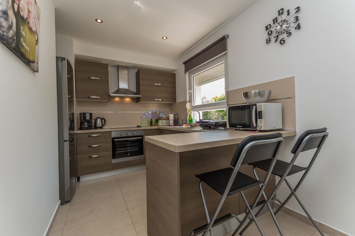 Casa familiare con piscina e ampio giardino, vicino a Poreč.