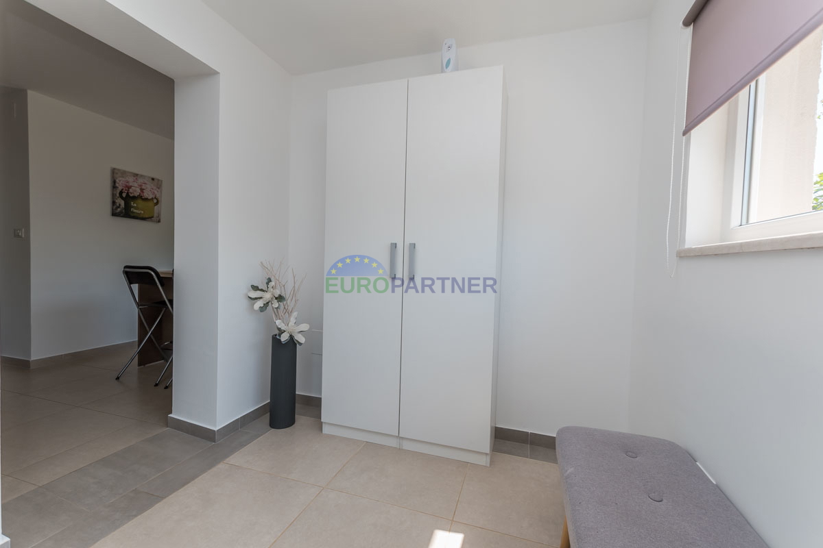 Casa familiare con piscina e ampio giardino, vicino a Poreč.