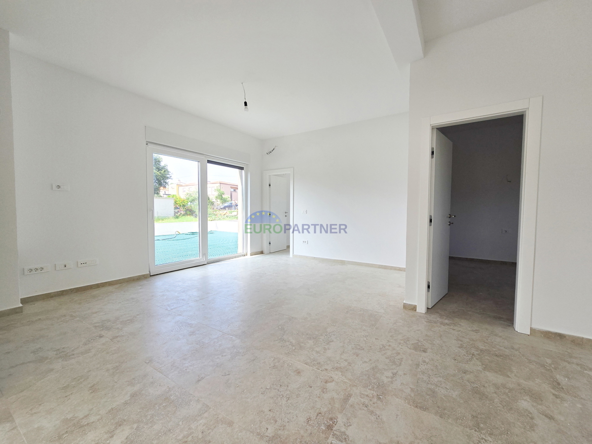 Appartamento al piano terra con giardino, zona Parenzo