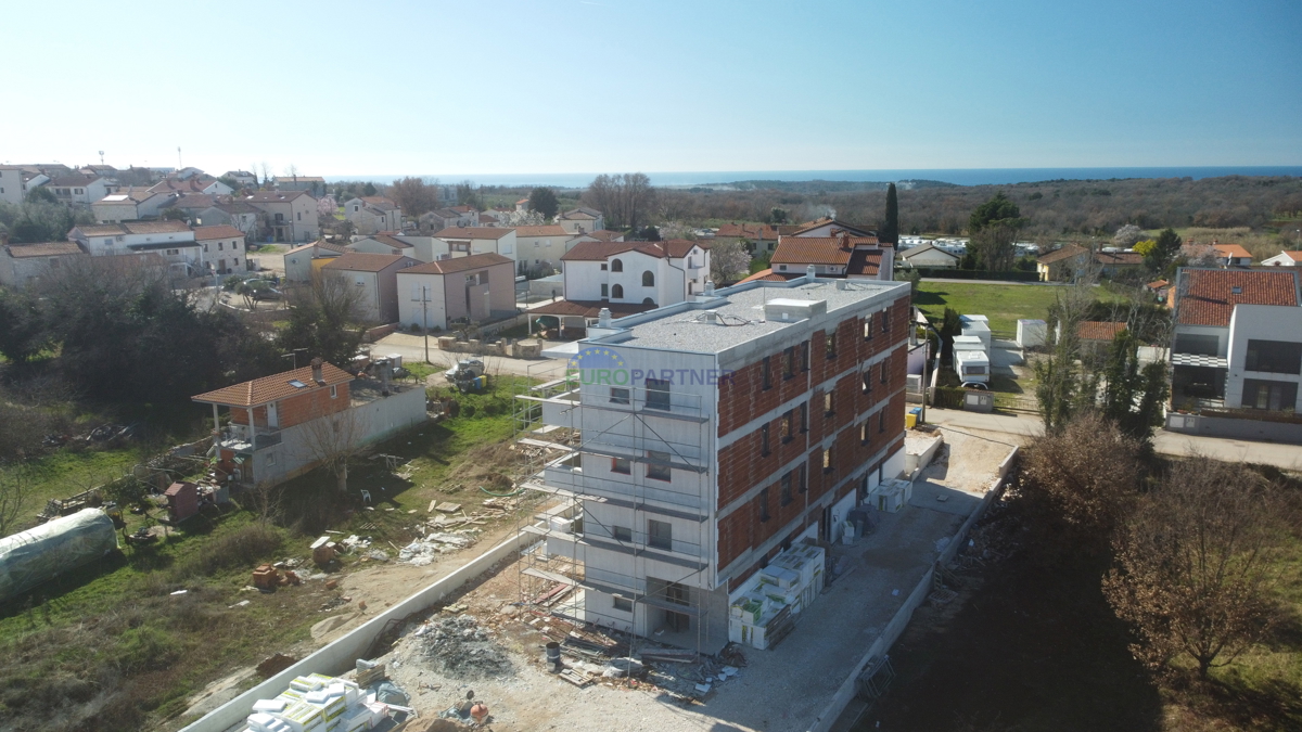 Appartamento al piano terra con giardino, zona Parenzo