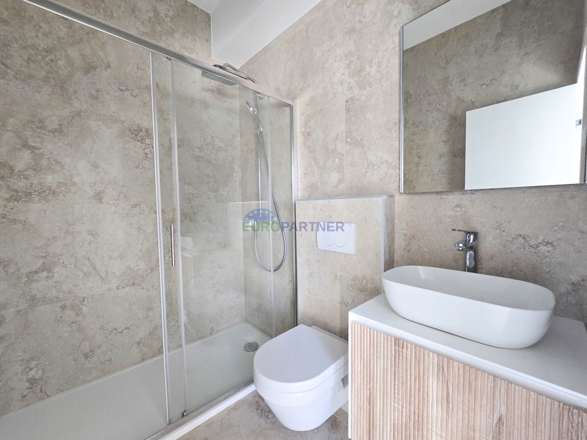 Appartamento al piano terra con giardino, zona Parenzo