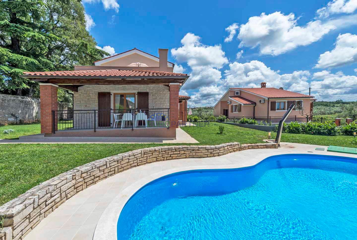 Villa con piscina in un tranquillo villaggio, vicino a Parenzo, in Istria