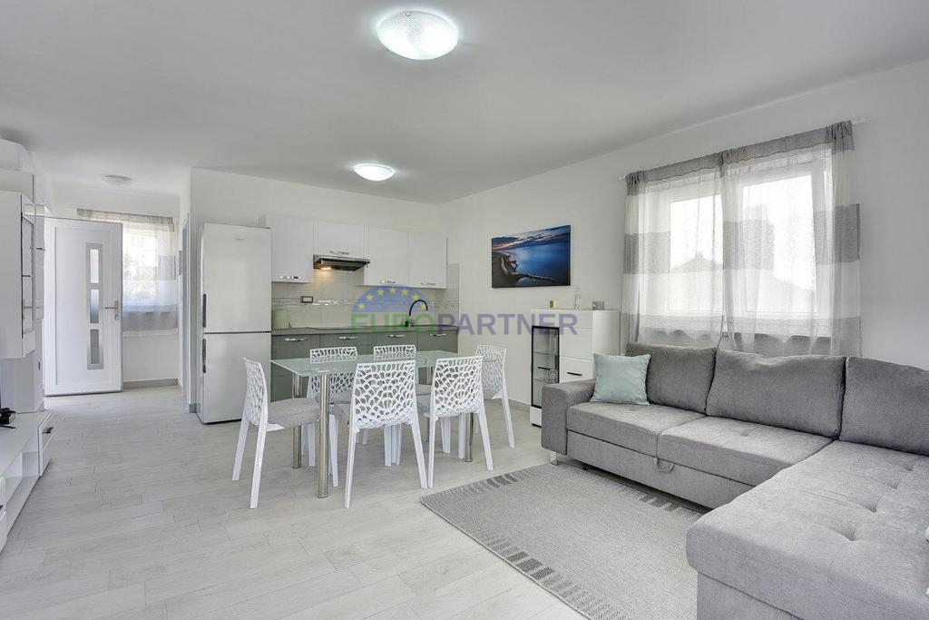 Istra, Ližnjan, moderna villa duplex con piscina