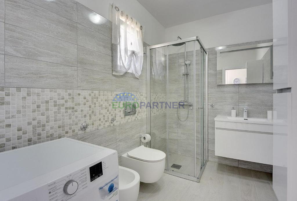 Istra, Ližnjan, moderna villa duplex con piscina