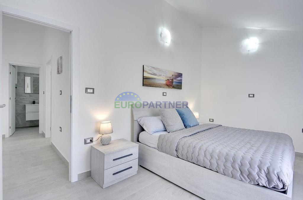 Istra, Ližnjan, moderna villa duplex con piscina