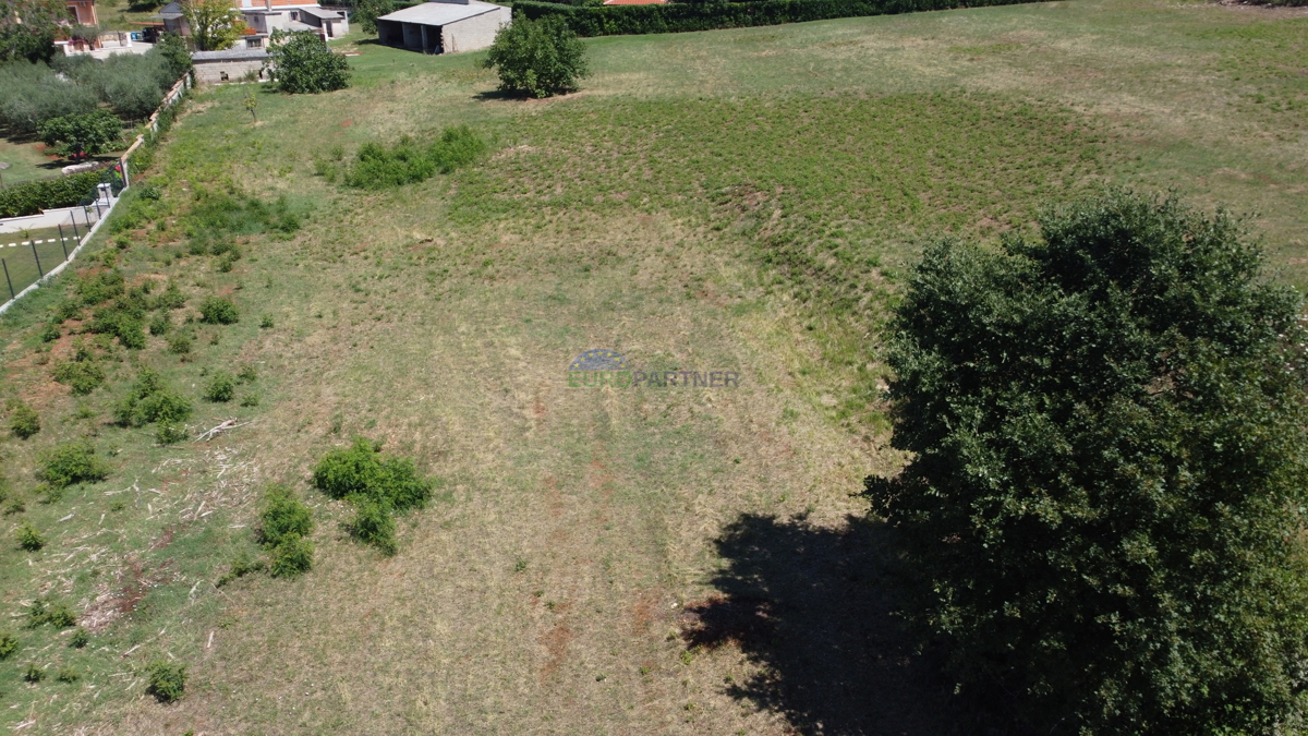 Terreno 2244m2, zona di Parenzo