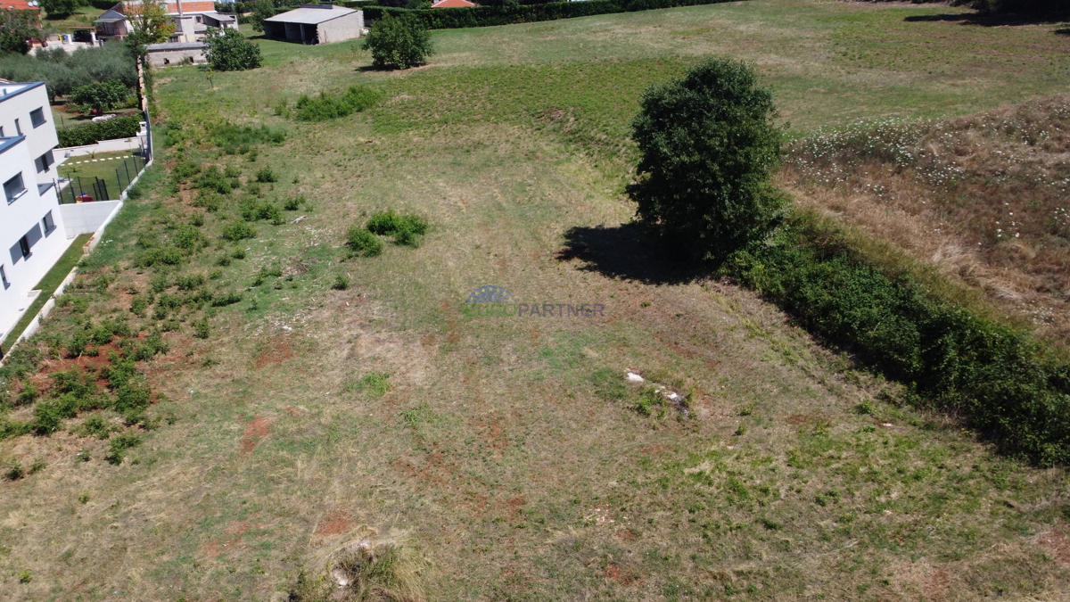 Terreno 2244m2, zona di Parenzo