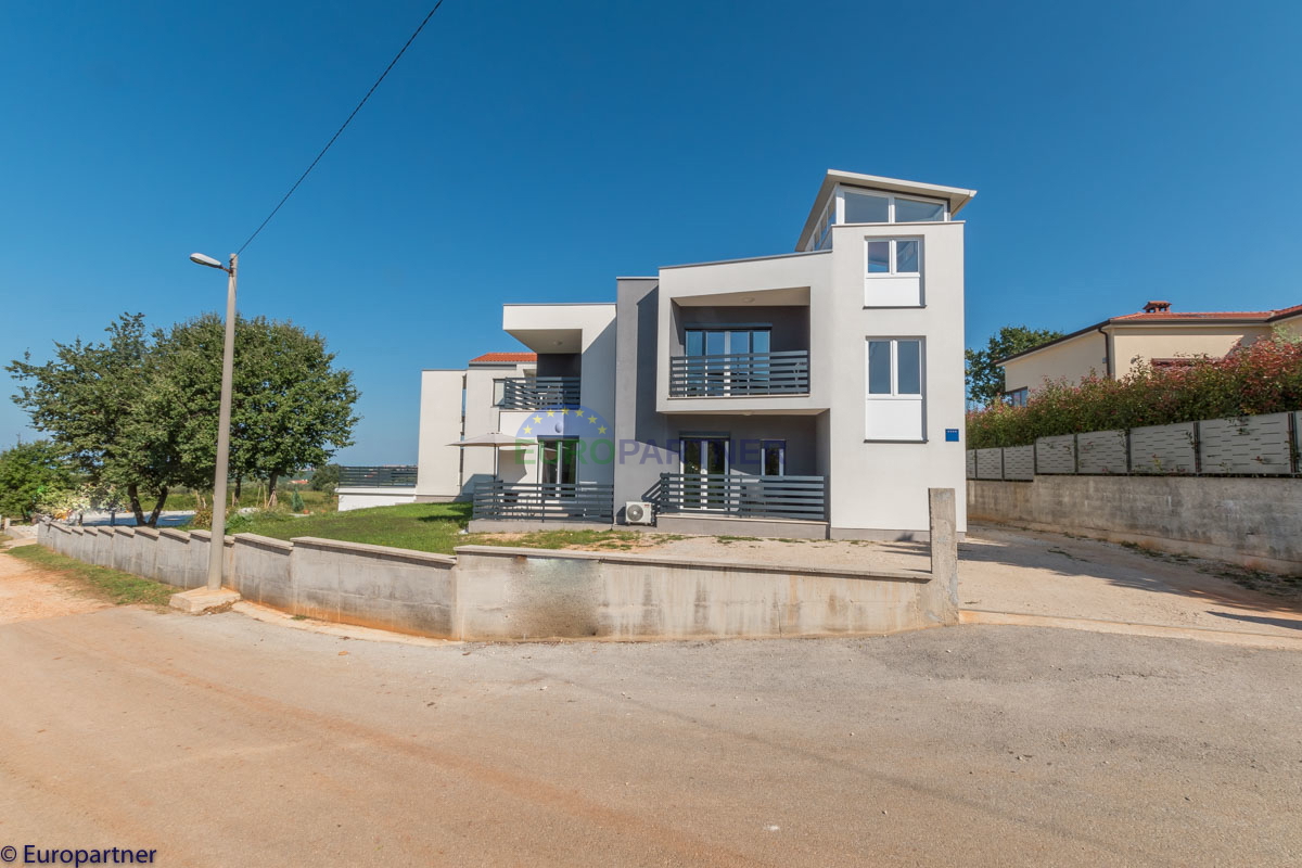 Bella casa con appartamenti e vista mare