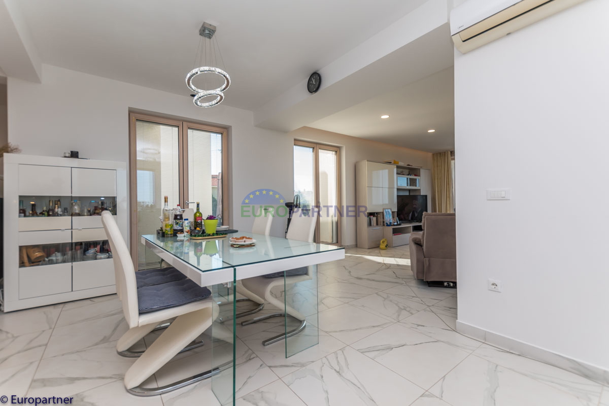 Bella casa con appartamenti e vista mare