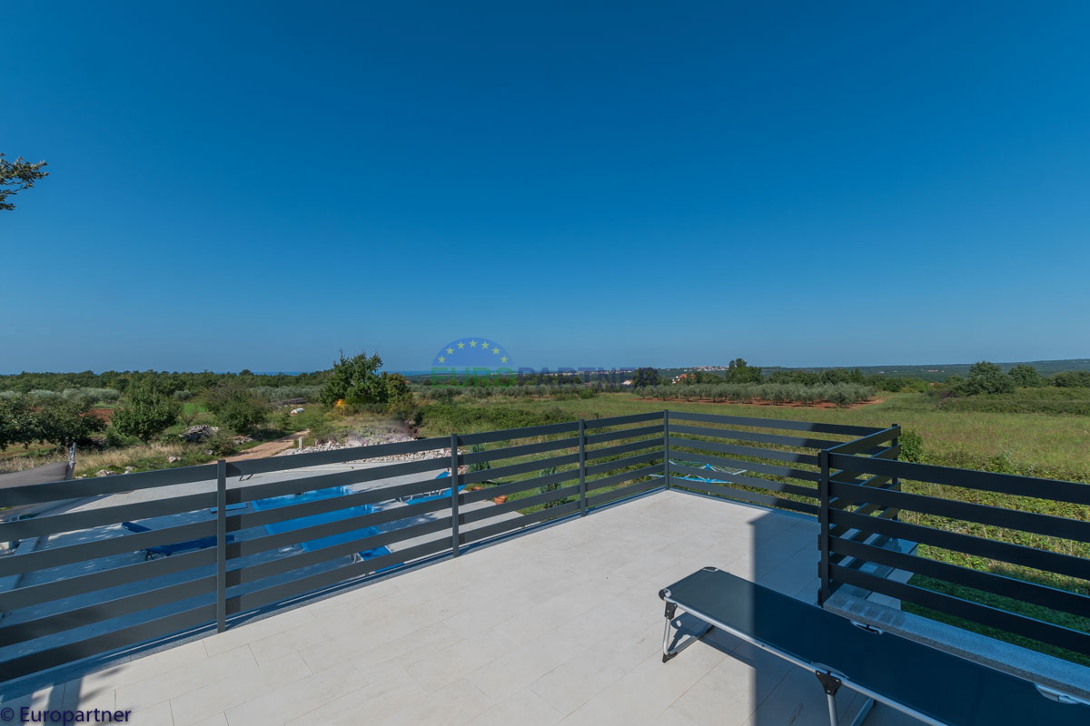 Bella casa con appartamenti e vista mare