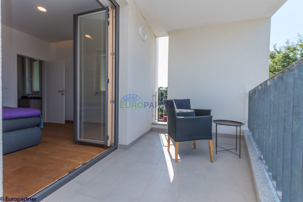 Bella casa con appartamenti e vista mare