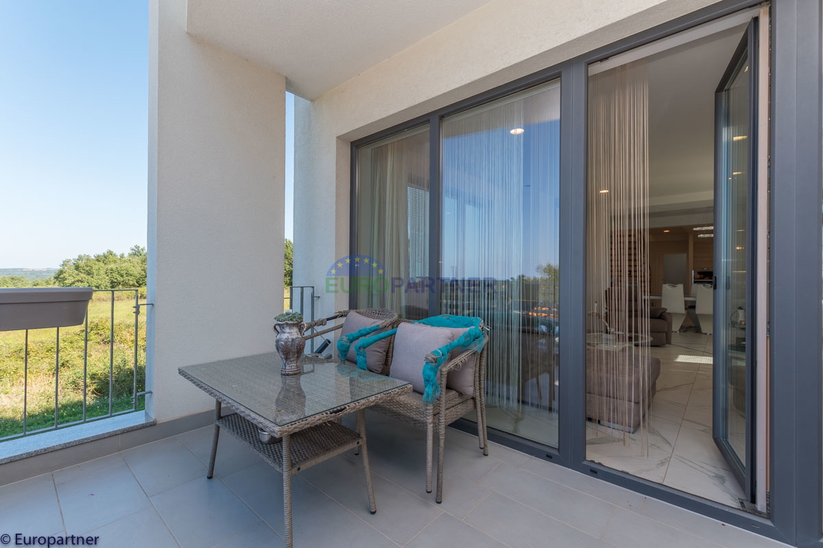 Bella casa con appartamenti e vista mare