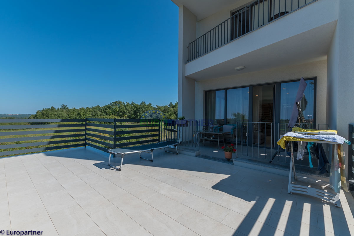 Bella casa con appartamenti e vista mare